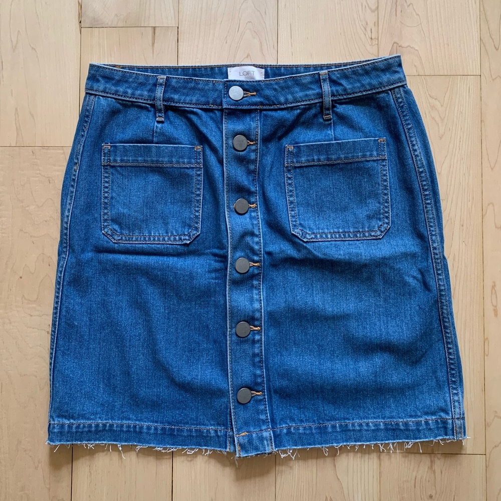 NWOT LOFT Outlet Button-Up Denim Skirt